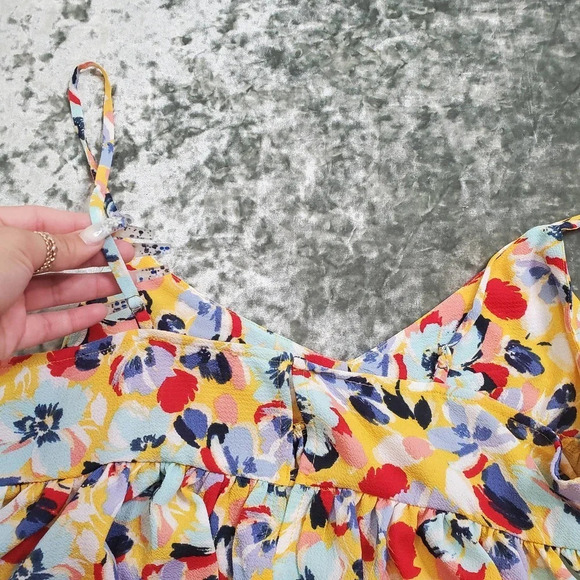 BCBGeneration Floral Cropped Babydoll Cami - Picture 4 of 6